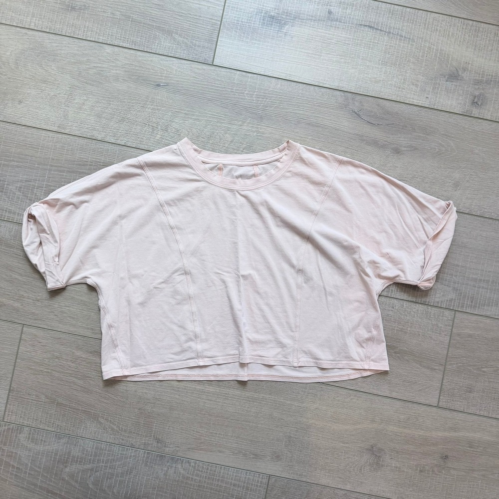 Lululemon Cates Tee Women 6 Peach Cropped Relaxed Fit Short Sleeve Pima Cotton